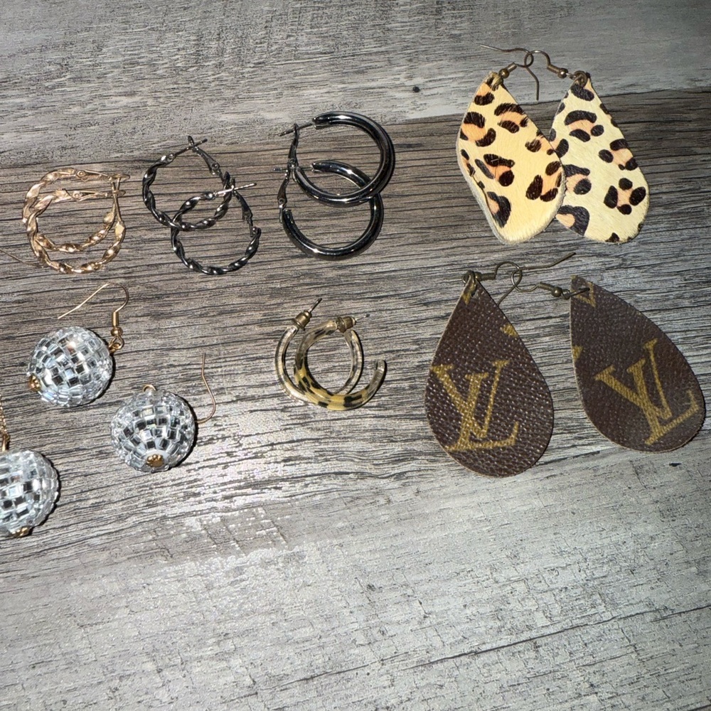 Assorted Earring Bundle - image 3